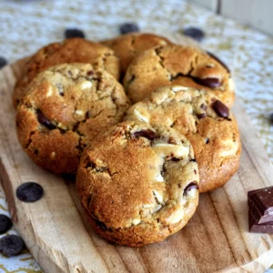 Vous adorez les cookies moelleux, limite fondants au centre et bien croustillants sur les bords ? Découvrez les cookies chewy et leur texture qui vous fera fondre de plaisir !